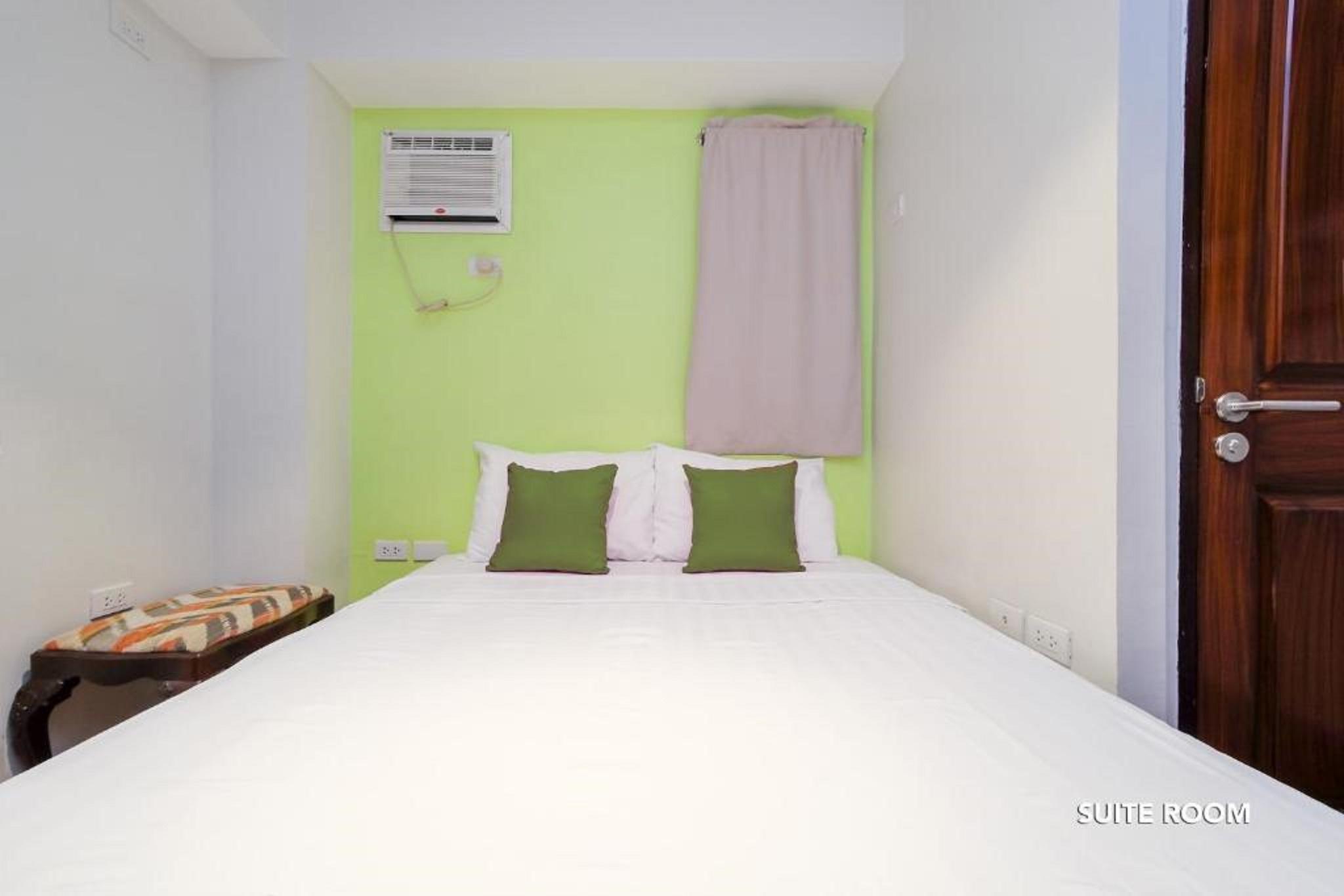 มายสเปซ แอท บีจีซี Hotel Pasig City ภายนอก รูปภาพ