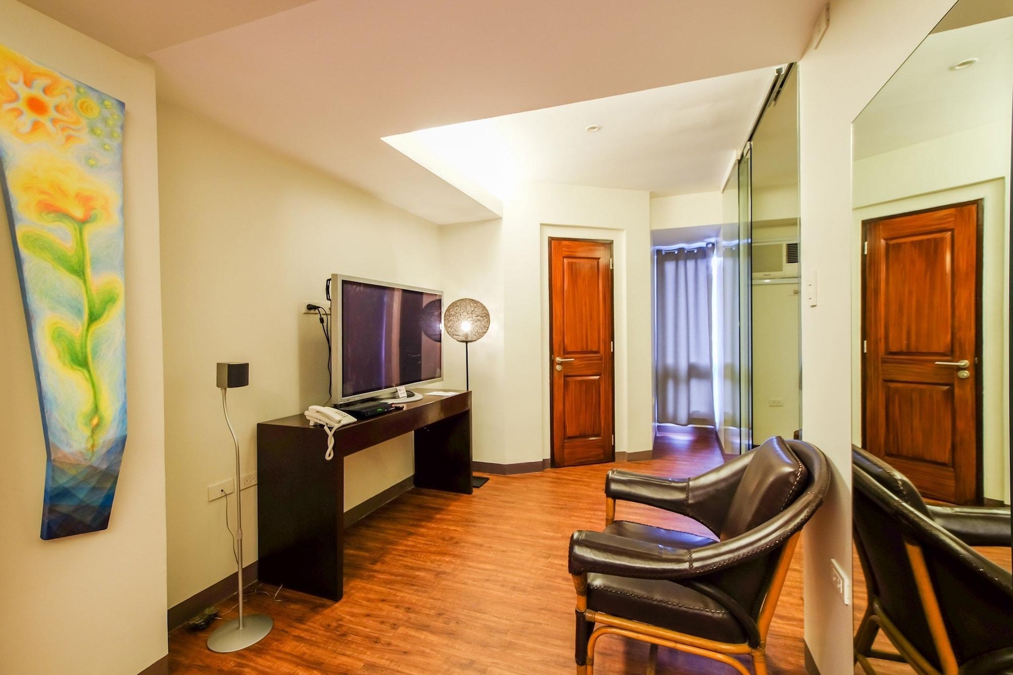 มายสเปซ แอท บีจีซี Hotel Pasig City ภายนอก รูปภาพ