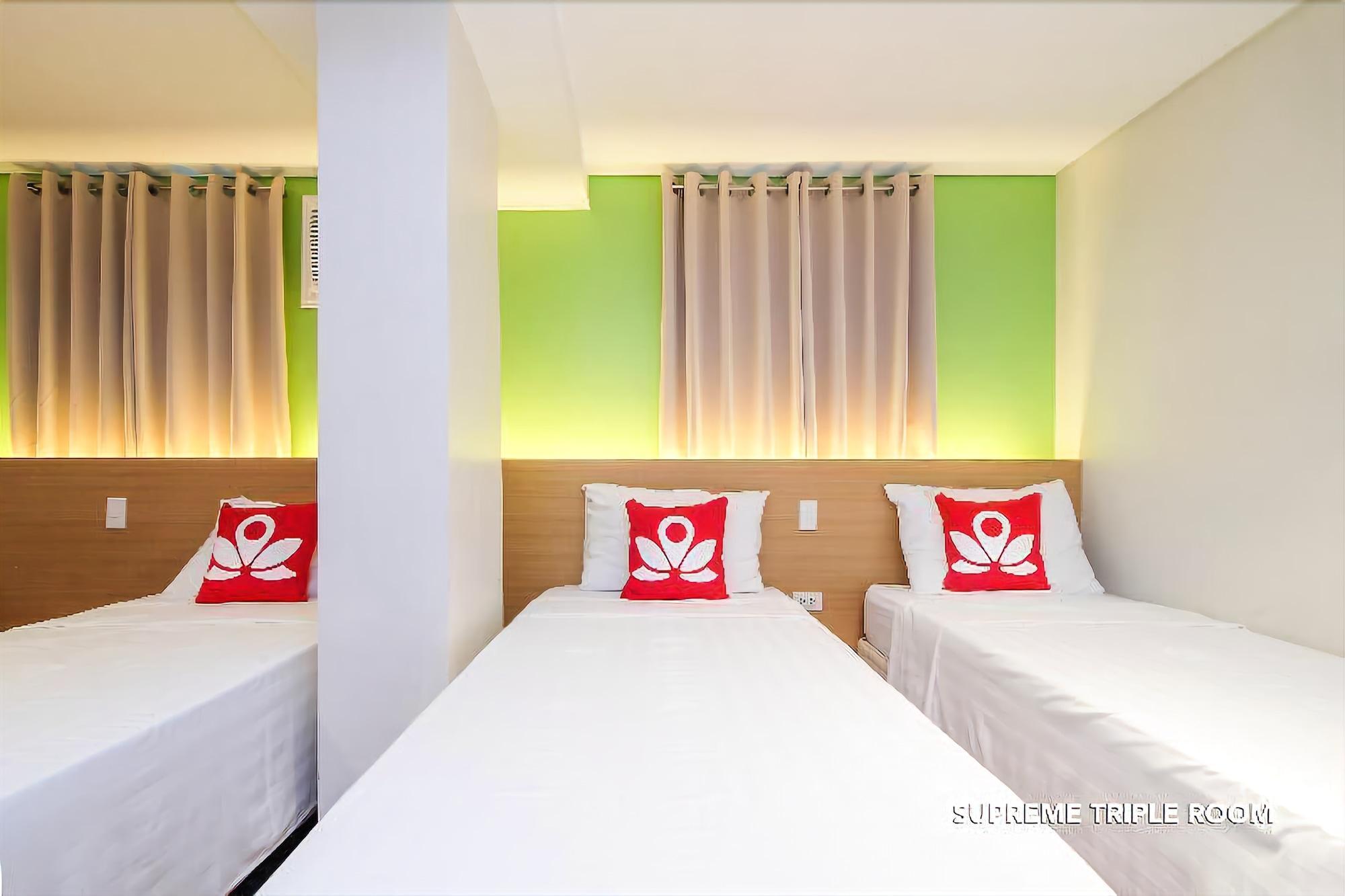 มายสเปซ แอท บีจีซี Hotel Pasig City ภายนอก รูปภาพ