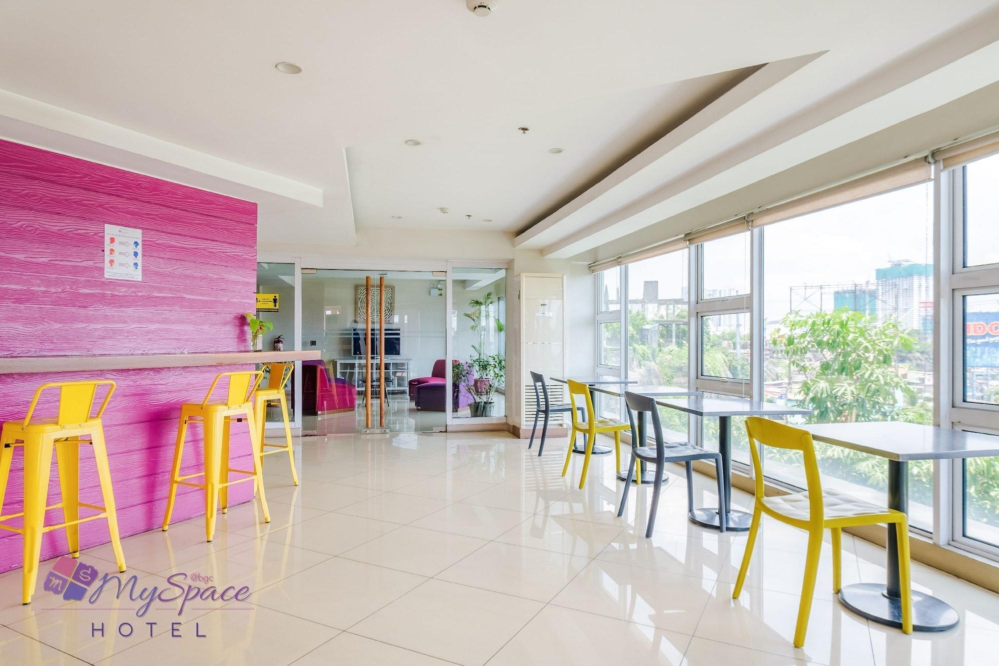 มายสเปซ แอท บีจีซี Hotel Pasig City ภายนอก รูปภาพ