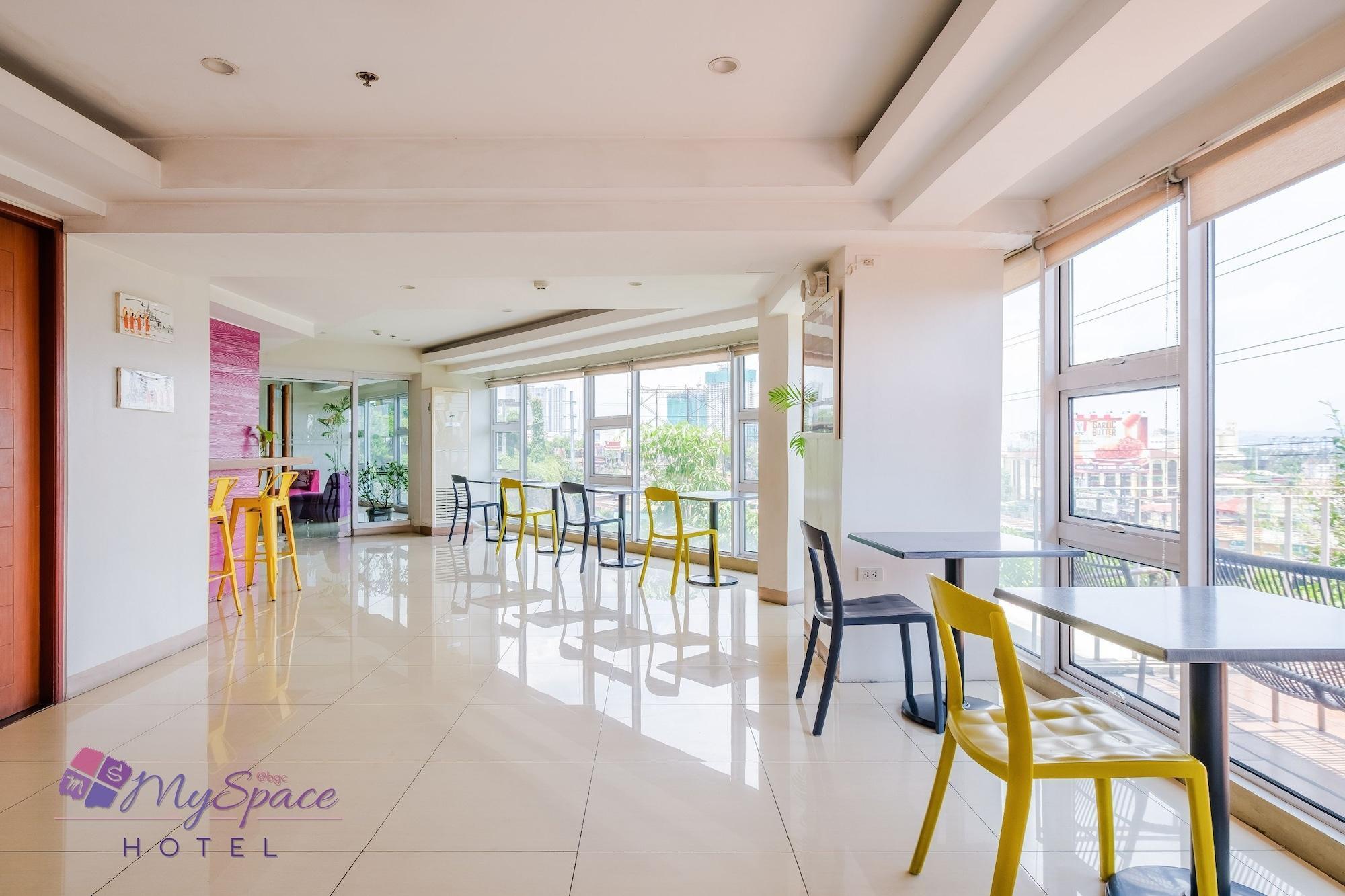 มายสเปซ แอท บีจีซี Hotel Pasig City ภายนอก รูปภาพ