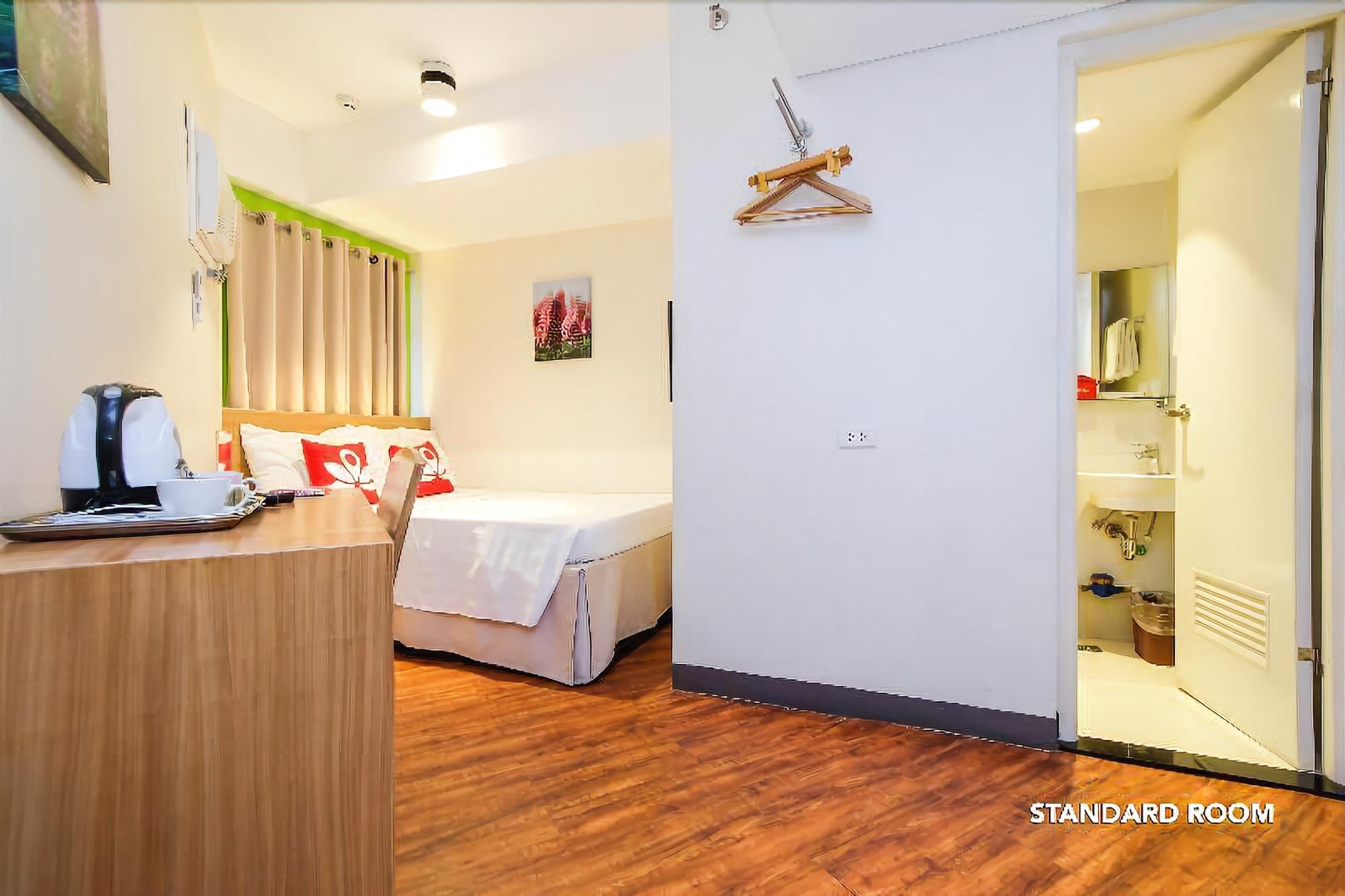 มายสเปซ แอท บีจีซี Hotel Pasig City ภายนอก รูปภาพ