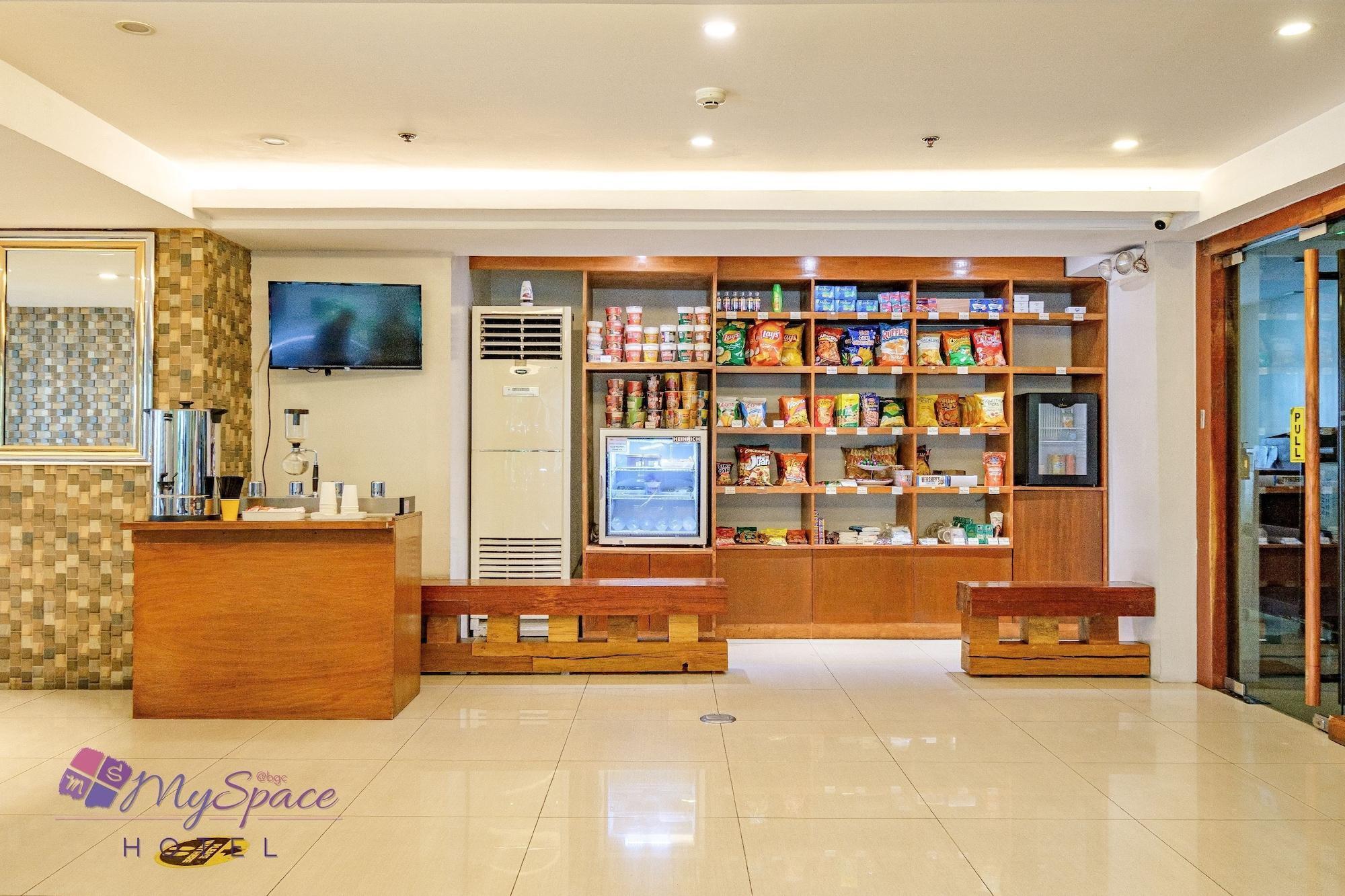 มายสเปซ แอท บีจีซี Hotel Pasig City ภายนอก รูปภาพ