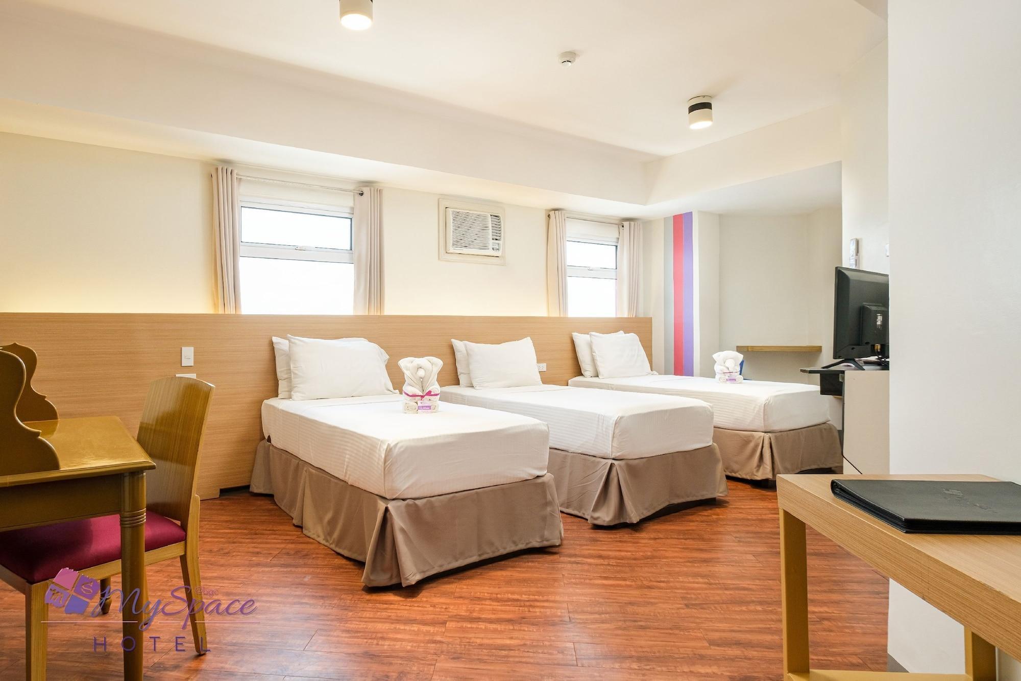 มายสเปซ แอท บีจีซี Hotel Pasig City ภายนอก รูปภาพ