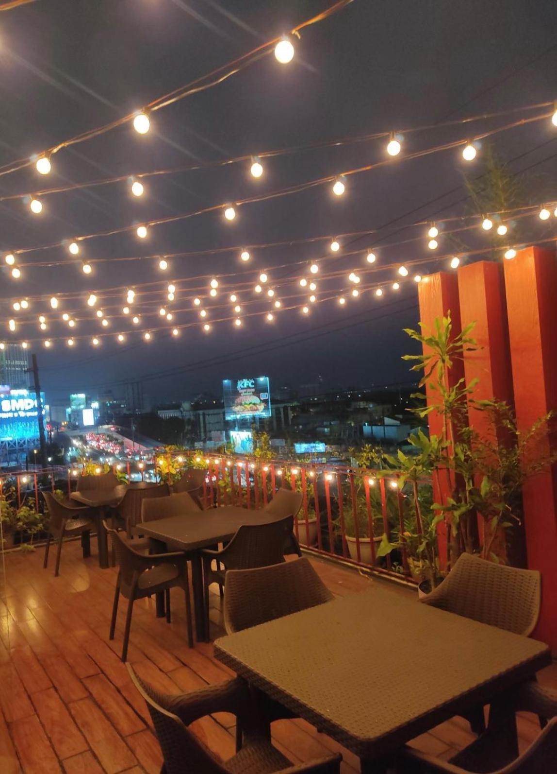 มายสเปซ แอท บีจีซี Hotel Pasig City ภายนอก รูปภาพ